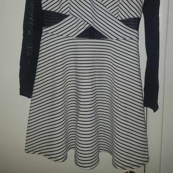 DRESS - Picture 2 of 4